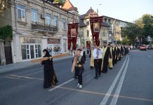Procesiune cu icoana Maicii Domnului de la Mănăstirea Adam în municipiul Galaţi