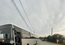 Autobuz plin cu elevi, implicat într-un accident rutier în județul Galați