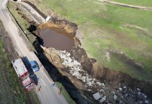 Se lucrează la reabilitarea drumurilor județene afectate de inundații