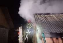 Un bărbat a murit în casa cuprinsă de flăcări