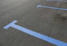 Vineri, la sediul Primăriei, licitație pentru închirierea mai multor locuri de parcare în Micro 20