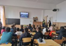 IPJ Galați: Selfie-ul pe tren nu ia like-uri, ia vieți