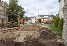 Primăria amenajează o parcare nouă lângă Biserica Greacă, în locul garajelor demolate