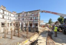 Desfășurare de forțe la Casa Simion Gheorghiu. Se lucrează la structura de rezistență a clădirii