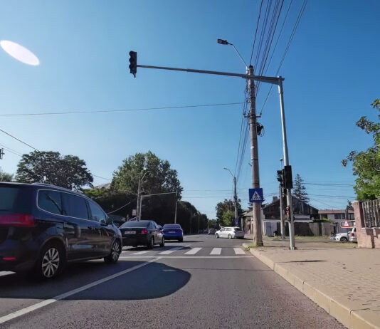 Noi semafoare pe strada Traian pentru siguranță în trafic