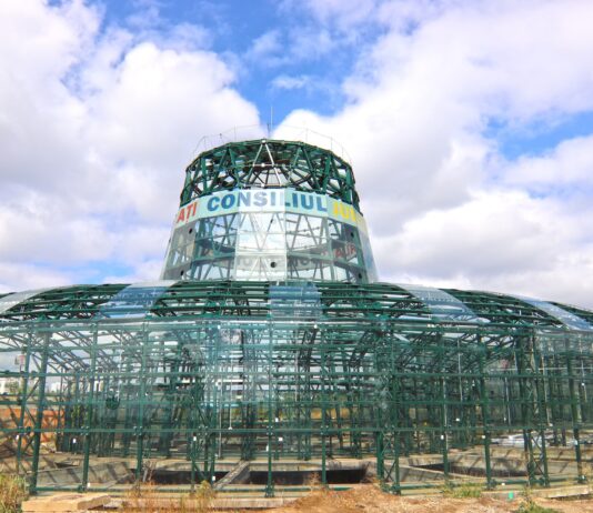 Seră cu plante din toată lumea, la Grădina Botanică Galați