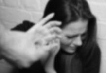 Arestat pentru că și-a bătut partenera pe stradă