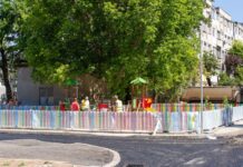 Cartiere în schimbare. Primăria a creat un loc de joacă nou și o parcare în Micro 14