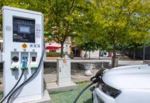 Un nou contract de mentenanță și o nouă aplicație pentru stațiile de reîncărcare a mașinilor electrice