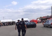 Bărbați cercetați pentru comercializarea de produse contrafăcute la Iarmarocul Moldovenesc din Tecuci