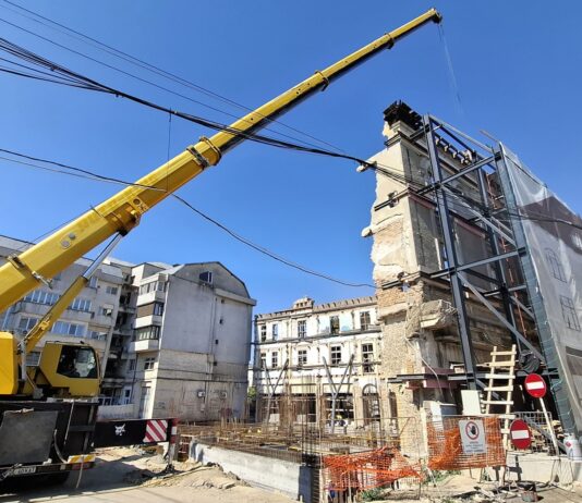 Lucrările avansează la Casa Simion Gheorghiu. Impunătoarea clădire va fi transformată de Primărie într-un hub IT