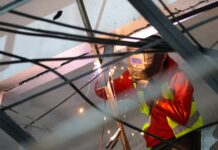 Fostul cinematograf ”Flacăra”, în plină renovare. Ionuț Pucheanu: ”Așa cum am promis, redăm comunității clădirile unor foste cinematografe”