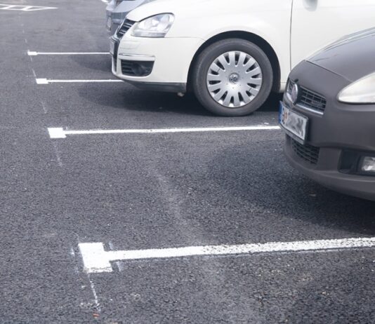 Locuri de parcare vacante în mai multe cartiere din Galați. Iată cum le puteți rezerva