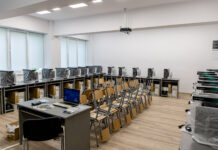 Primăria Galați dotează unitățile de învățământ cu peste 1.100 de noi laptopuri