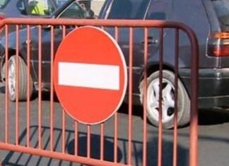 Restricții de circulație pe strada Traian din cauza unui accident de teren