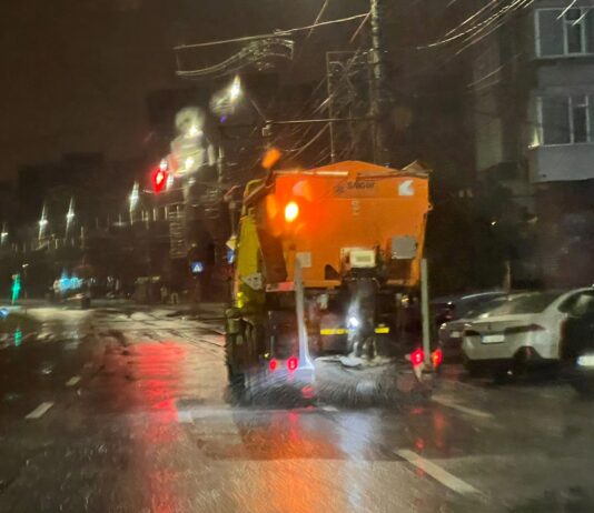 Echipele Ecosal, pe străzile orașului încă din timpul nopții