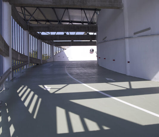 Locuri disponibile în parcarea supraetajată din Mazepa. Primăria organizează o nouă sesiune de atribuire