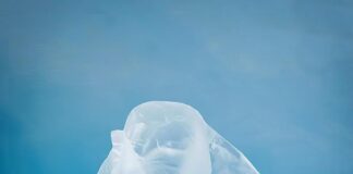 Premiera spectacolului ”Zmeie, Basme și Fantasme”, la Teatrul ”Gulliver”