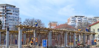 Lucrările avansează la creșa pe care autoritățile o construiesc în cartierul Dunărea