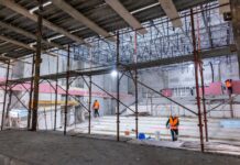 Lucrările avansează la fostul cinematograf „Flacăra” pe care Primăria îl transformă într-un centru de activități socio-culturale