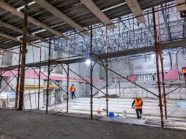 Lucrările avansează la fostul cinematograf „Flacăra” pe care Primăria îl transformă într-un centru de activități socio-culturale