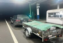 Moldovean cercetat pentru tractarea unei remorci neînmatriculate şi conducere cu permis necorespunzător