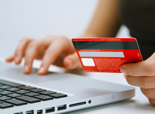 Aproape 100.000 de persoane fizice și juridice și-au achitat impozitele și taxele