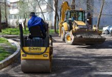 Cartiere în schimbare. Lucrări de asfaltare în Micro 38