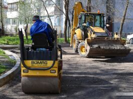 Cartiere în schimbare. Lucrări de asfaltare în Micro 38