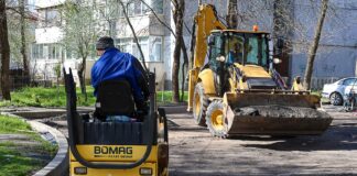 Cartiere în schimbare. Lucrări de asfaltare în Micro 38