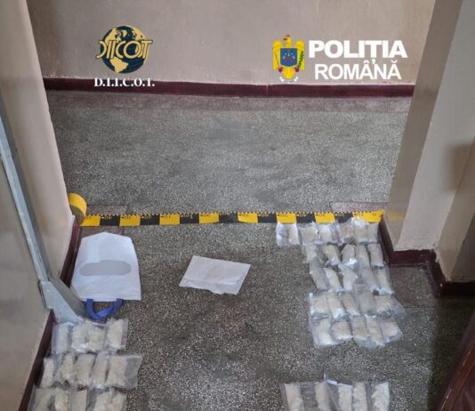 8 kilograme de droguri descoperite de polițiști