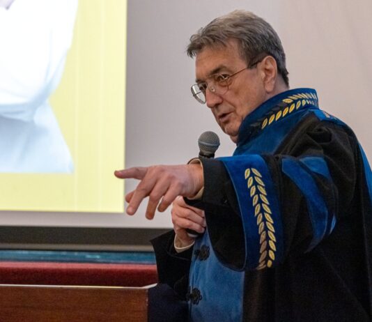 Fondatorul Facultății de Medicină din Galați a primit astăzi titlul de Profesor Emerit