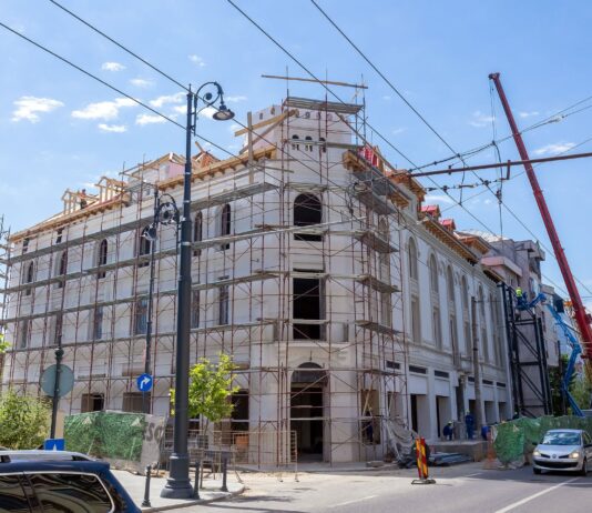 Transformare spectaculoasă a Palatului „Simion Gheorghiu”, pe care Primăria îl modernizează cu fonduri europene și de la bugetul local