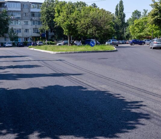 Cartiere în schimbare. Lucrări de asfaltare pe strada Ionel Fernic