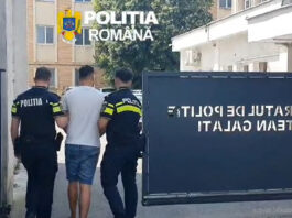 Angajatul unei spălătorii auto a furat mașina unui client și a intrat cu ea în șanț