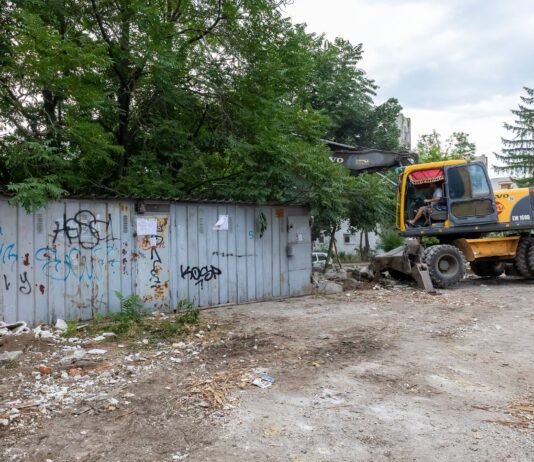 Cartiere în schimbare. Primăria demolează garajele din Mazepa I
