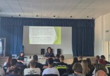 Polițiștii, în dialog cu cetățenii pentru o comunitate mai sigură