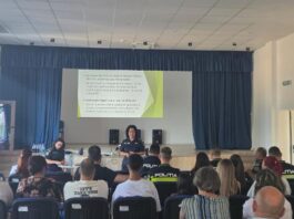 Polițiștii, în dialog cu cetățenii pentru o comunitate mai sigură