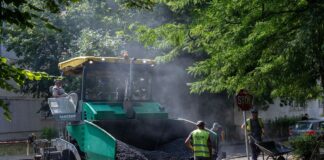 Primăria continuă lucrările de asfaltare și în cartierul Aurel Vlaicu