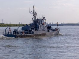 Defilare, exerciții navale și paradă a navelor militare și civile, la Galați, de Ziua Marinei
