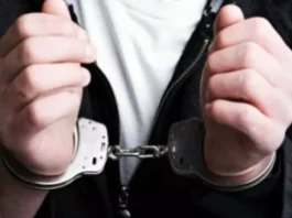 Bărbat arestat preventiv după ce a atacat cu un cuțit un consătean