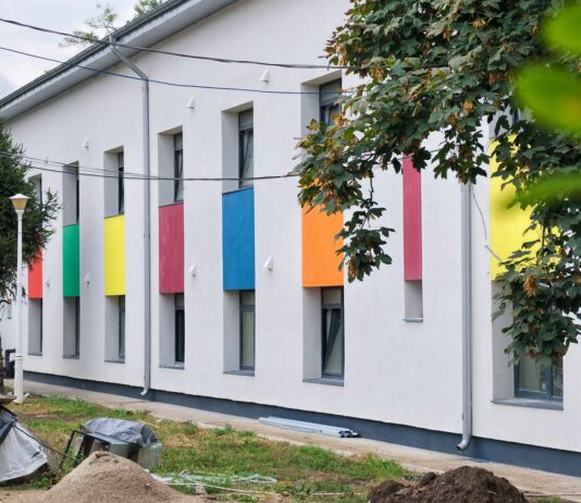 Lucrări în desfășurare la Grădinița nr. 9. Primăria o modernizează cu fonduri europene și de la bugetul local
