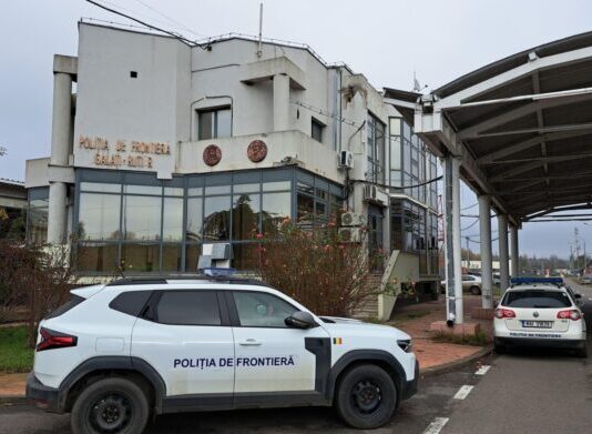 Cetățean sloven, depistat la volanul unei autorulote care tracta o remorcă neînmatriculată