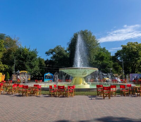 STREET FOOD FESTIVAL se deschide la ora 12.00. Se fac ultimele pregătiri