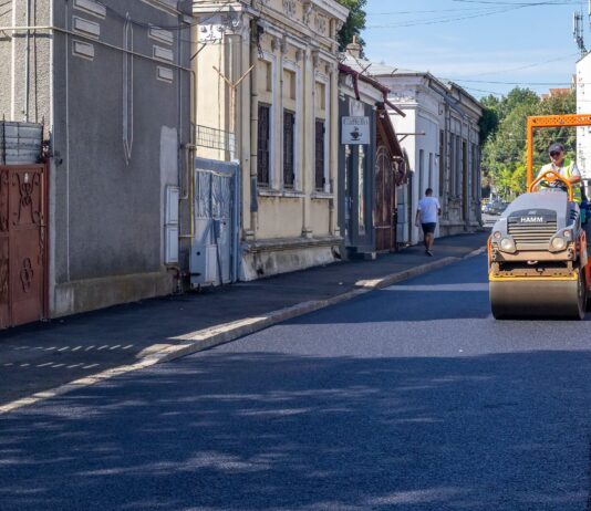 Se reia traficul rutier pe strada Eroilor. Lucrările s-au finalizat