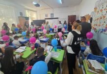 Polițiștii gălățeni, alături de elevi la început de an școlar