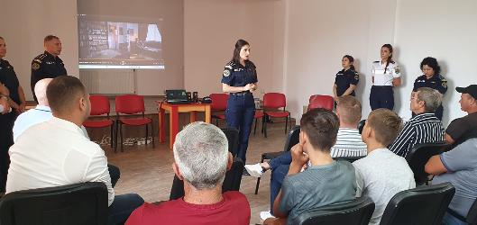 Polițiștii gălățeni în dialog cu cetățenii pentru o comunitate mai sigură