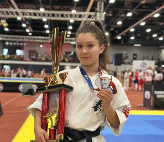 Crina Stase a urcat Galațiul pe cea mai înaltă treaptă a podiumului la Europenele de Karate Kyokushin