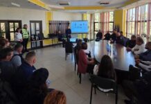 Polițiștii, în dialog cu cetățenii pentru o comunitate mai sigură