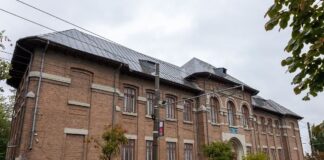 Lucrări în desfășurare la Școala nr. 20. Impunătoarea clădire din cărămidă este modernizată de Primărie